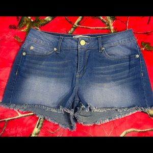 No Boundaries Jean shorts